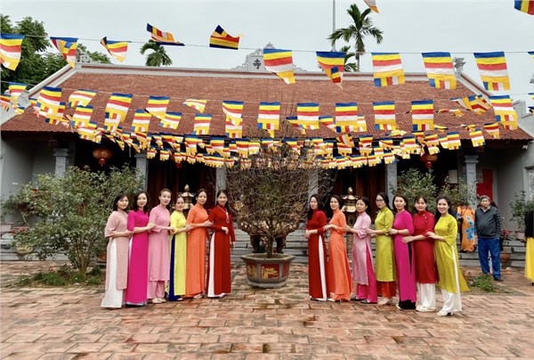 CBGVNV Trường MN Việt Hưng tham dự Lễ hội truyền thống Làng Trường Lâm năm 2024!